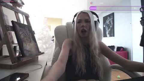 stage Kylie Sinner  brand CLITBAIT online show from 02/16/26, 04:36