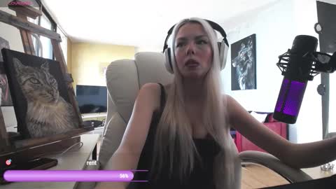 stage Kylie Sinner  brand CLITBAIT online show from 02/28/26, 01:01