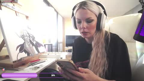 Snapshot of tinykylie chatting on 03/27/26, 10:09 stage Kylie Sinner brand CLITBAIT online show from 03/27/26, 10:09
