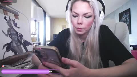 Snapshot of tinykylie chatting on 03/30/26, 08:21 stage Kylie Sinner brand CLITBAIT online show from 03/30/26, 08:21