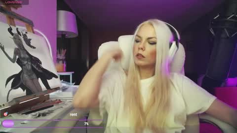 Snapshot of tinykylie chatting on 04/02/26, 01:47 stage Kylie Sinner brand CLITBAIT online show from 04/02/26, 01:47