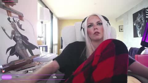 Snapshot of tinykylie chatting on 04/03/26, 11:19 stage Kylie Sinner brand CLITBAIT online show from 04/03/26, 11:19