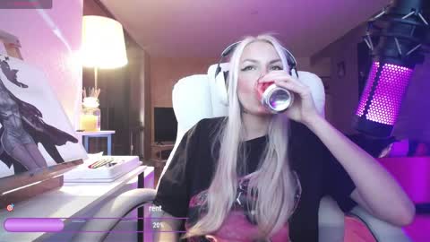 Snapshot of tinykylie chatting on 04/07/26, 04:57 stage Kylie Sinner brand CLITBAIT online show from 04/07/26, 04:57