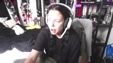 stage Kylie Sinner  brand CLITBAIT online show from 06/15/26, 01:13