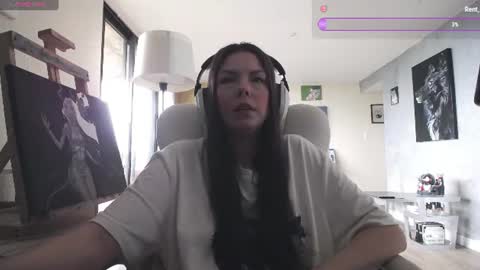 stage Kylie Sinner  brand CLITBAIT online show from 06/20/26, 06:54