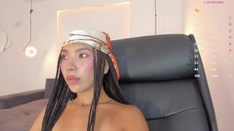 Luna  online show from 01/21/25, 02:05