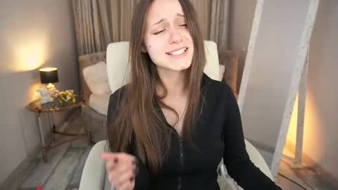 tinynataliee online show from 05/06/26, 03:39