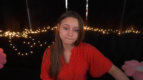 tinynataliee online show from 05/13/26, 09:00
