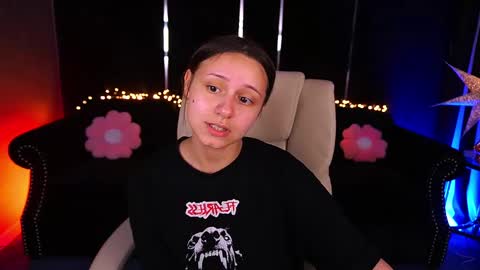 tinynataliee online show from 05/19/26, 12:33