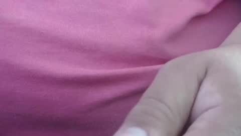 Snapshot of tinypecker6 chatting on 11/17/25, 05:19 tinypecker6 online show from 11/17/25, 05:19