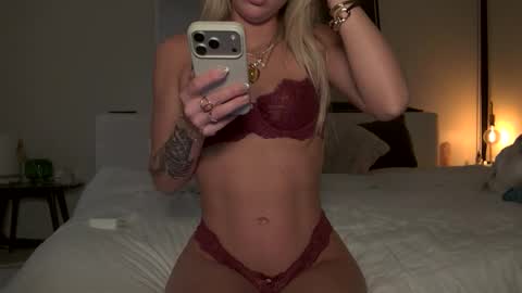 Snapshot of tinytayy chatting on 02/21/26, 03:18 tinytayy online show from 02/21/26, 03:18