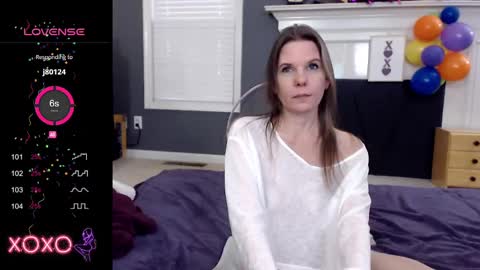 V - Read the bio please thanks. online show from 03/10/25, 10:45