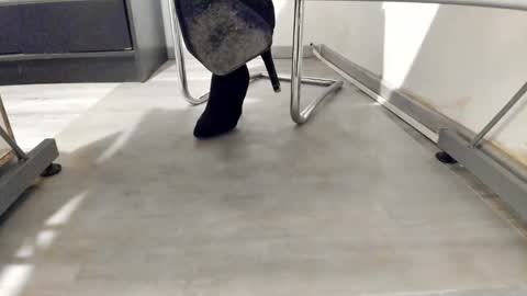 Snapshot of tired33 chatting on 01/11/26, 04:23 Anna online show from 01/11/26, 04:23