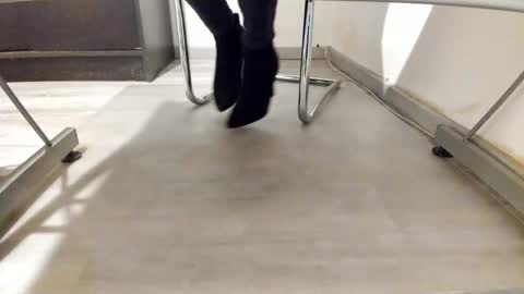 Snapshot of tired33 chatting on 02/14/26, 03:14 Anna online show from 02/14/26, 03:14