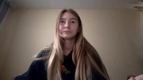 Hi Im Carry 18 years old online show from 11/20/25, 06:24