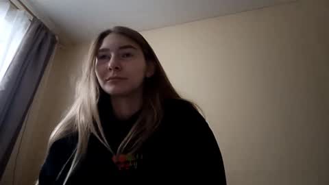 Hi Im Carry 18 years old online show from 11/21/25, 06:56
