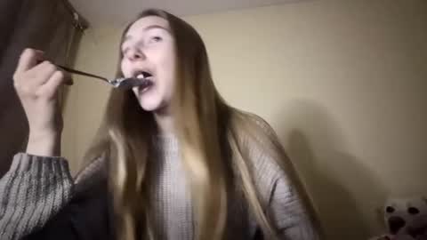 Hi Im Carry 18 years old online show from 12/02/25, 05:35