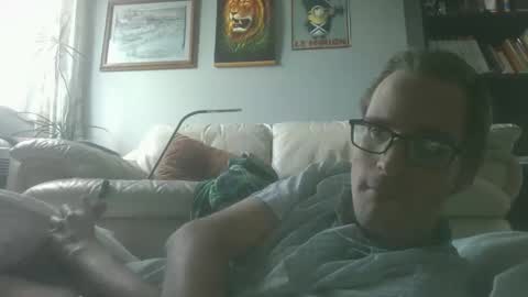 Snapshot of titlovercums chatting on 12/04/25, 05:21 titlovercums online show from 12/04/25, 05:21