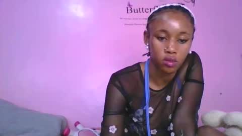 tits2002 online show from 04/21/26, 06:09