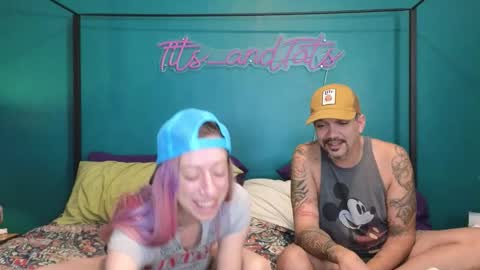 Snapshot of tits_andtats chatting on 11/05/25, 05:18 Lolo and Erik online show from 11/05/25, 05:18