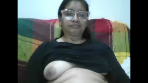 Snapshot of titssmall123 chatting on 12/30/24, 07:15 Ester online show from 12/30/24, 07:15