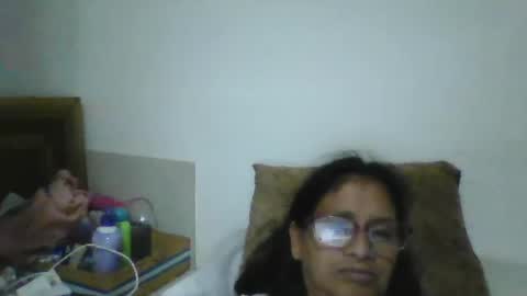 Snapshot of titssmall123 chatting on 11/19/25, 02:33 Ester online show from 11/19/25, 02:33