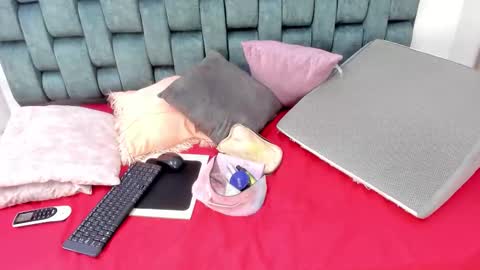 Tivizay online show from 10/23/25, 02:38