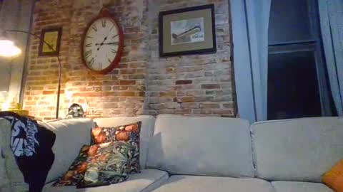 tlive9 online show from 08/04/26, 06:16