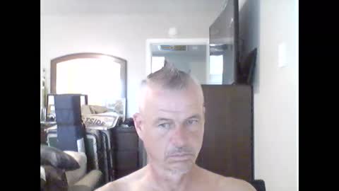 Snapshot of tnash24 chatting on 09/15/25, 10:32 tx46m online show from 09/15/25, 10:32