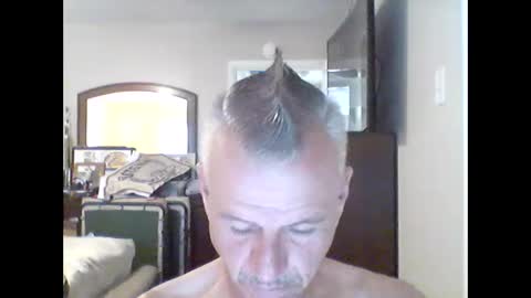 Snapshot of tnash24 chatting on 09/25/25, 10:46 tx46m online show from 09/25/25, 10:46