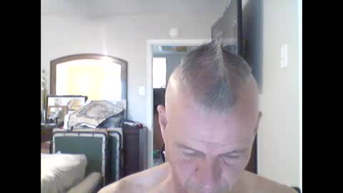 Snapshot of tnash24 chatting on 09/30/25, 10:37 tx46m online show from 09/30/25, 10:37