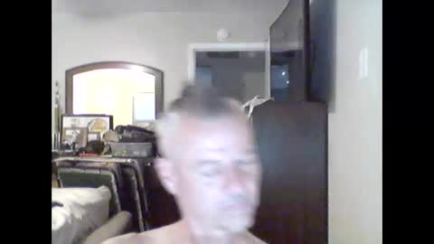 Snapshot of tnash24 chatting on 10/26/25, 11:31 tx46m online show from 10/26/25, 11:31