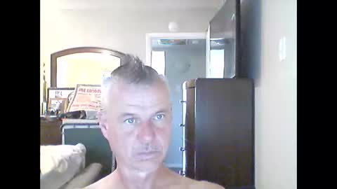 Snapshot of tnash24 chatting on 10/28/25, 10:23 tx46m online show from 10/28/25, 10:23