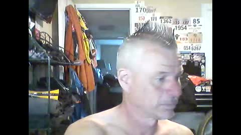 Snapshot of tnash24 chatting on 04/19/26, 11:40 tx46m online show from 04/19/26, 11:40