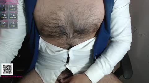 Snapshot of toaster1993 chatting on 02/06/25, 11:04 Leonel online show from 02/06/25, 11:04