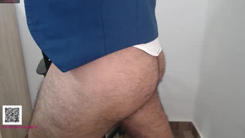 Snapshot of toaster1993 chatting on 09/28/25, 05:07 Leonel online show from 09/28/25, 05:07