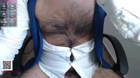 Snapshot of toaster1993 chatting on 10/21/25, 08:04 Leonel online show from 10/21/25, 08:04