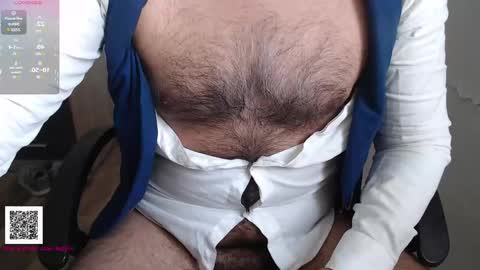 Snapshot of toaster1993 chatting on 11/05/25, 09:20 Leonel online show from 11/05/25, 09:20