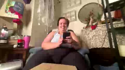 Snapshot of toasterdee chatting on 05/06/26, 04:19 Miss Toaster Dee online show from 05/06/26, 04:19