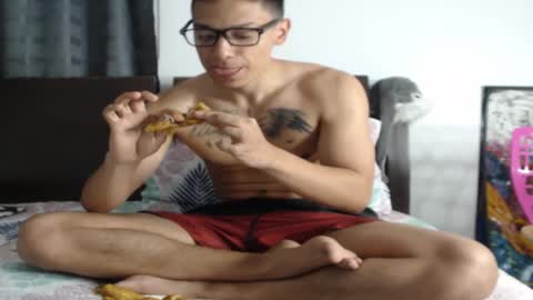 Snapshot of tobicraig chatting on 02/01/26, 01:15 Andres Independent Model online show from 02/01/26, 01:15
