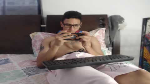 Snapshot of tobicraig chatting on 02/14/26, 07:10 Andres Independent Model online show from 02/14/26, 07:10
