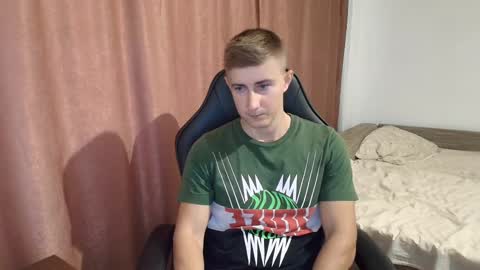 Snapshot of todhorny987 chatting on 03/05/25, 10:00 todhorny987 online show from 03/05/25, 10:00