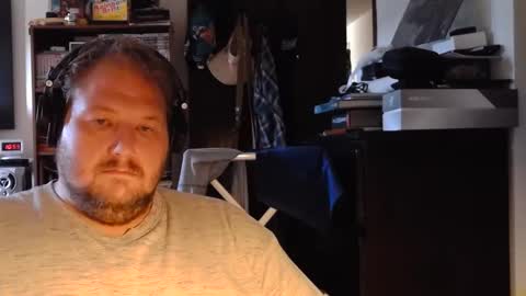 Snapshot of toede_0 chatting on 09/10/25, 05:57 Toede online show from 09/10/25, 05:57