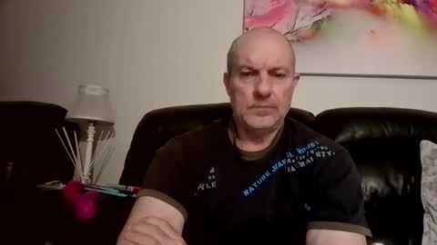 Snapshot of toerag69 chatting on 11/20/25, 12:11 toerag69 online show from 11/20/25, 12:11