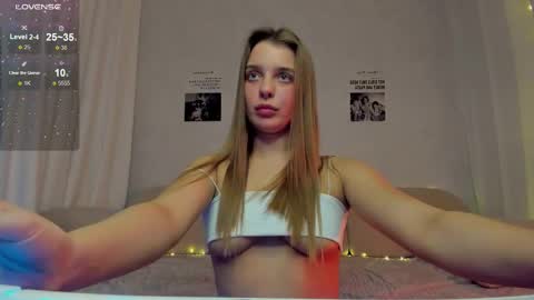 Snapshot of toffeepads chatting on 01/09/26, 08:10 Liza online show from 01/09/26, 08:10