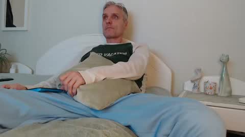 Snapshot of toffmen chatting on 01/26/25, 02:52 Daniel Bisexual uncut 20cm online show from 01/26/25, 02:52