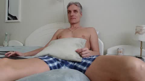 Snapshot of toffmen chatting on 02/22/25, 07:34 Daniel Bisexual uncut 20cm online show from 02/22/25, 07:34