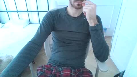 Snapshot of toja112 chatting on 01/02/25, 09:22 Martin online show from 01/02/25, 09:22