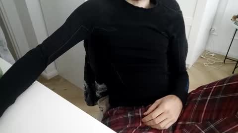 Snapshot of toja112 chatting on 11/20/25, 02:17 Martin online show from 11/20/25, 02:17