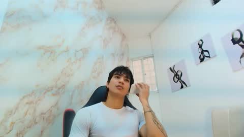 toji lee online show from 12/14/25, 08:24